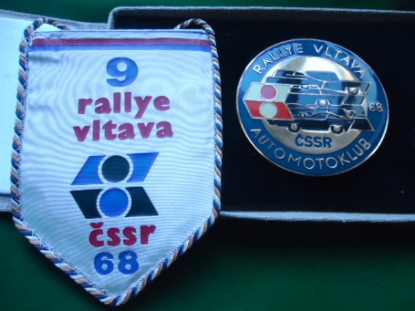 Picture of Rallye Vltava CSSR 1968 competitors plaque and pennant